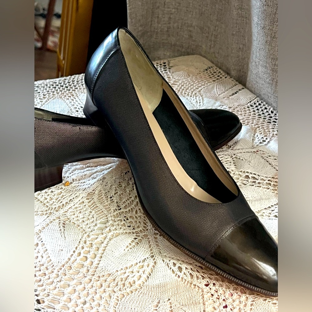 Salvatore Ferragamo Boutique women BronzeLeather  Shoes size 8 1/2 AA